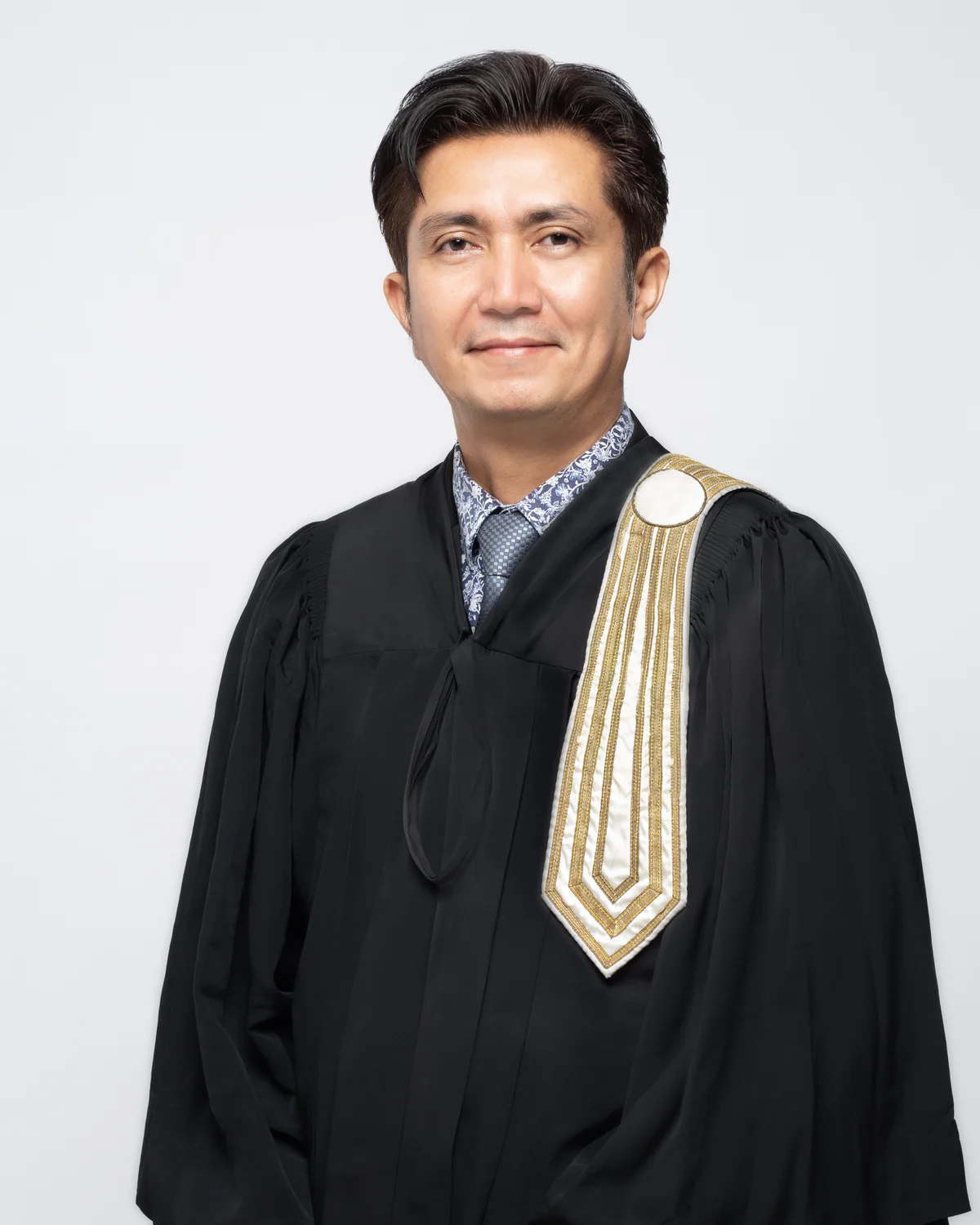Kamon Yimlamai 律师肖像